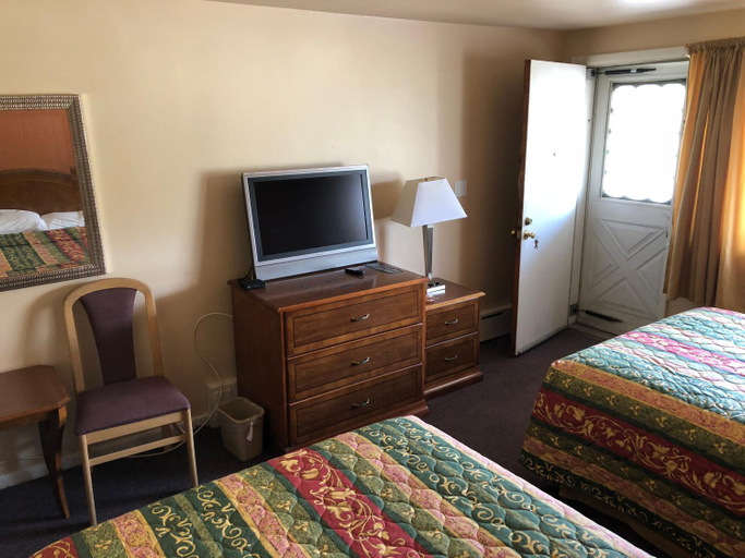 Bedroom 2, Angola Motel, Erie