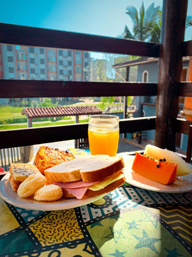 Food & Drinks