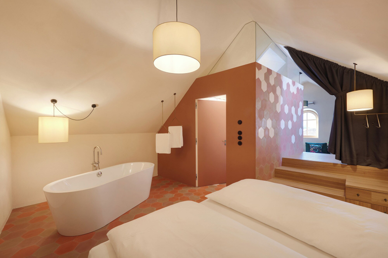 Bedroom 4, Goldengel Suiten im Herzen von Kaltern, Bolzano