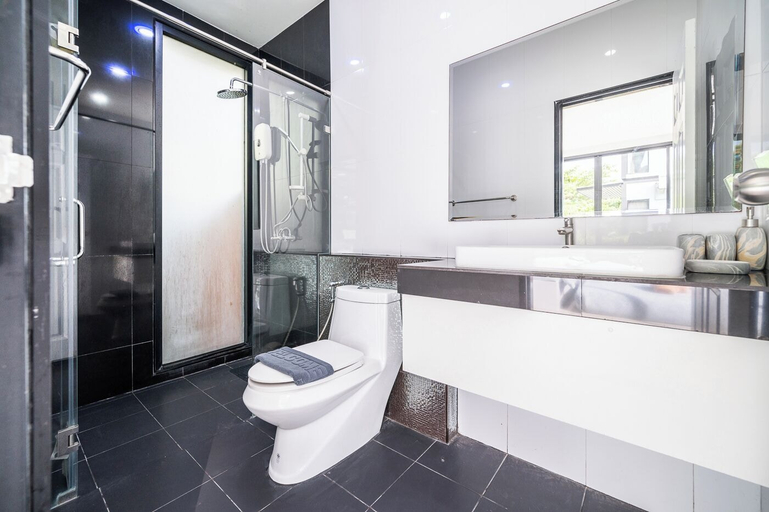 Bathroom, AnB Loft 1 poolvilla close Jomtian beach, Pattaya