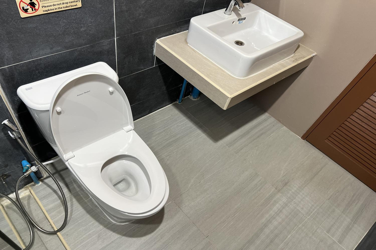Bathroom 3, V Tharm Hotel, Muang Udon Thani