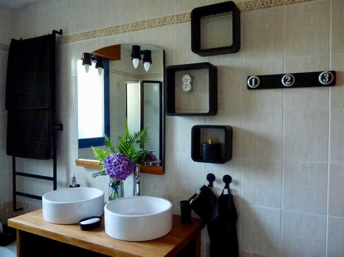 Bathroom, Suite a 800m de la plage, Ille-et-Vilaine