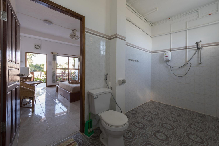 Bathroom, Baba Guesthouse, Khong