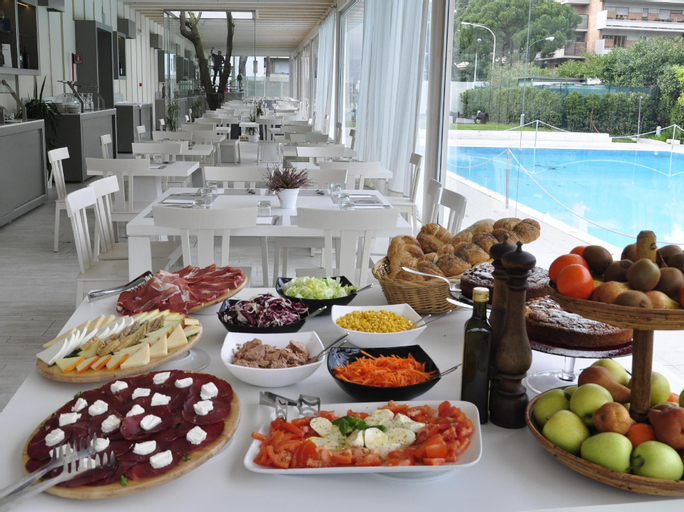 Food & Drinks