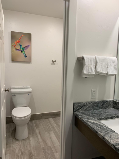 Bathroom 3, The Gunnison Inn at Dos Rios Golf Course, Gunnison