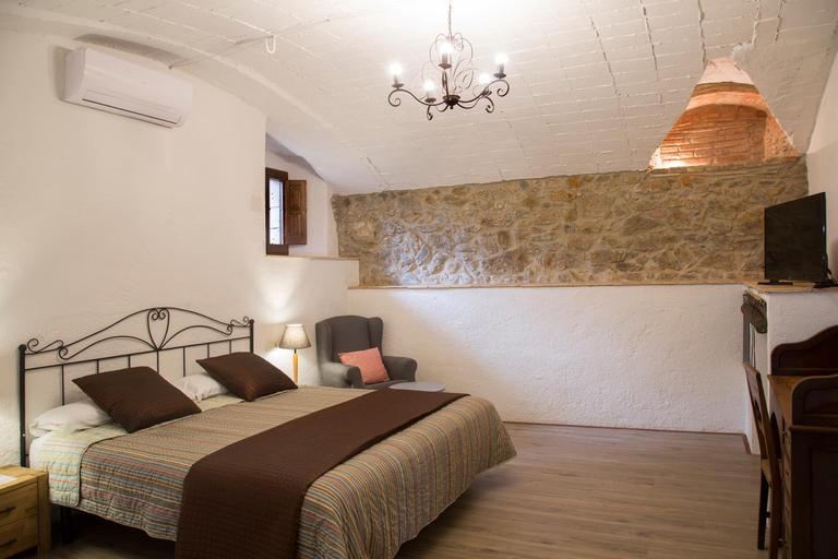 Bedroom 2, Mas Tomas, Girona