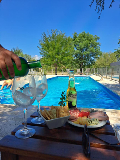 Food & Drinks 5, Casas Acrux, San Alberto