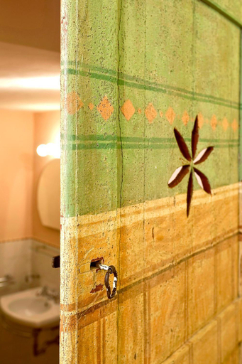 Bathroom 2, Palazzo Uguccioni Apartments, Florence