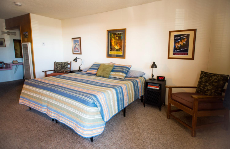 Facilities 4, Raton Pass Motor Inn, Colfax