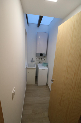 Bathroom 2, Buen Camino Melide, A Coruña