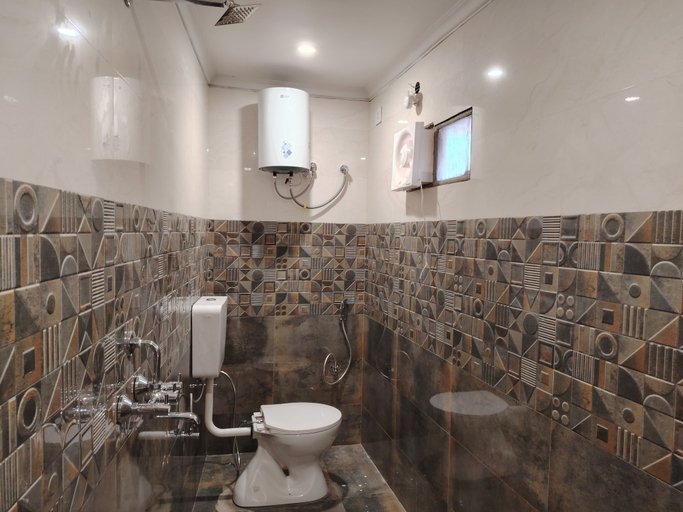 Bathroom 5, Serendipity by the Ganges, Varanasi