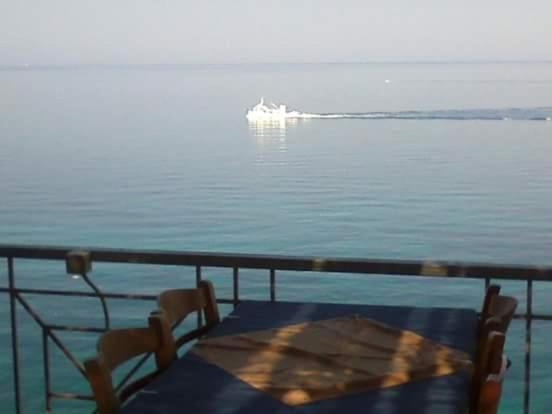 Food & Drinks 5, Delfini, Central Greece