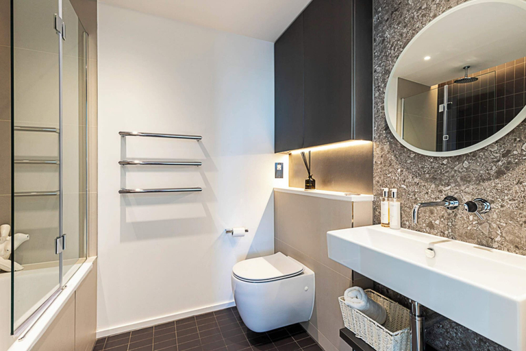 Bathroom 3, Luxurious 3-bed Sky-high Battersea Gem, London