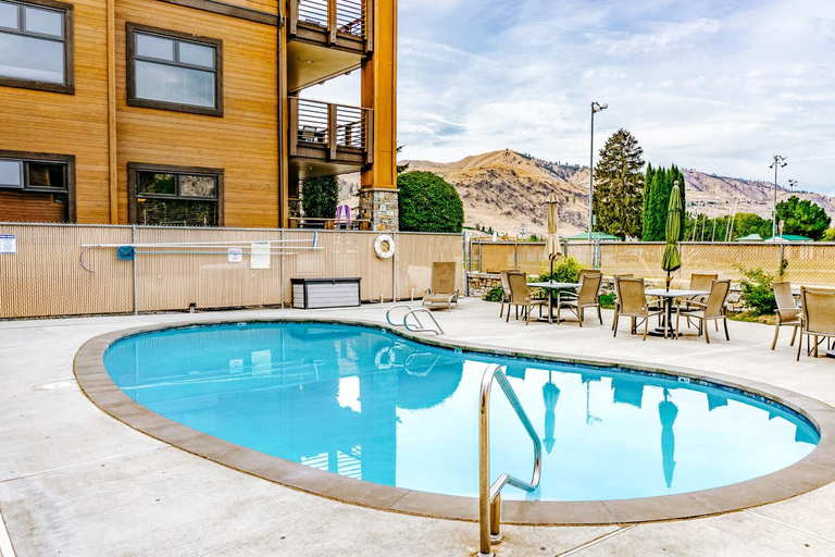 Sport & Beauty 2, Driftin' Cabanas, Chelan