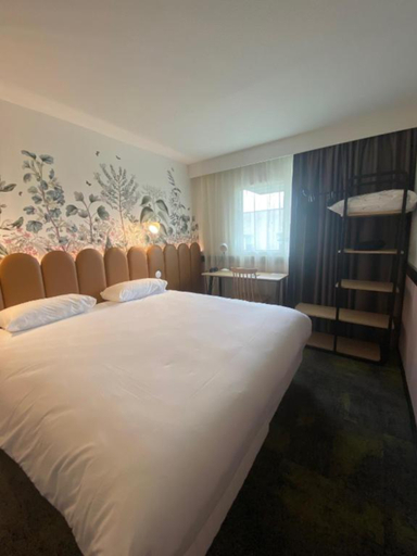 Bedroom 3, ibis Styles Pontivy Centre Bretagne, Morbihan