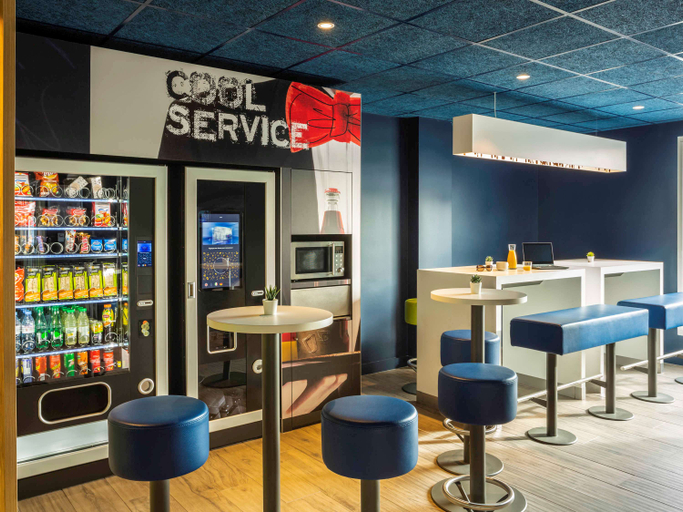 Food & Drinks