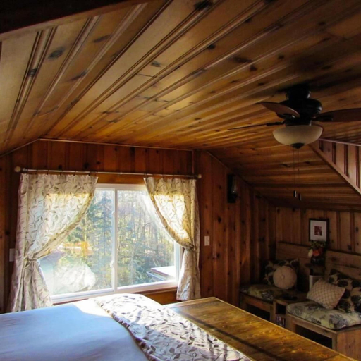 Bedroom 1, Red Leaf River Inn, Haywood