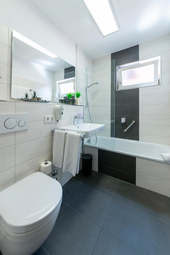 Bathroom 4, Hotel am Stadtgarten, Konstanz
