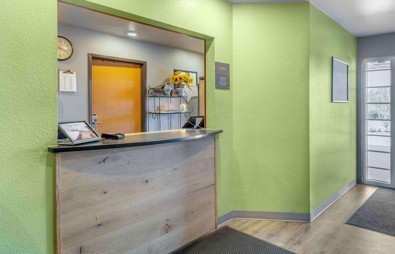 Public Area 2, Extended Stay America Select Suites - Wilmington - West, New Hanover