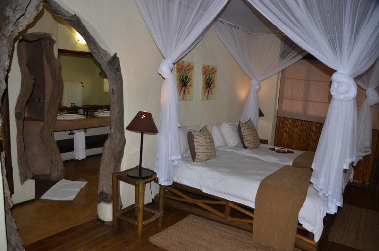 Others 5, Moholoholo Forest Camp, Mopani