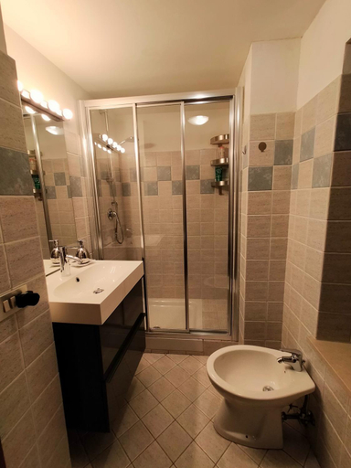 Others 3, B&B CINGVLVM, Macerata