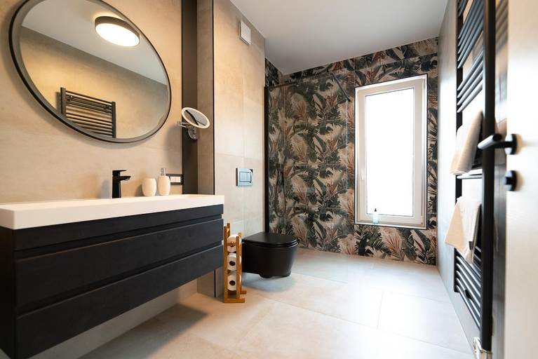 Others 5, Apartments Kras 24 with Pool, Sežana