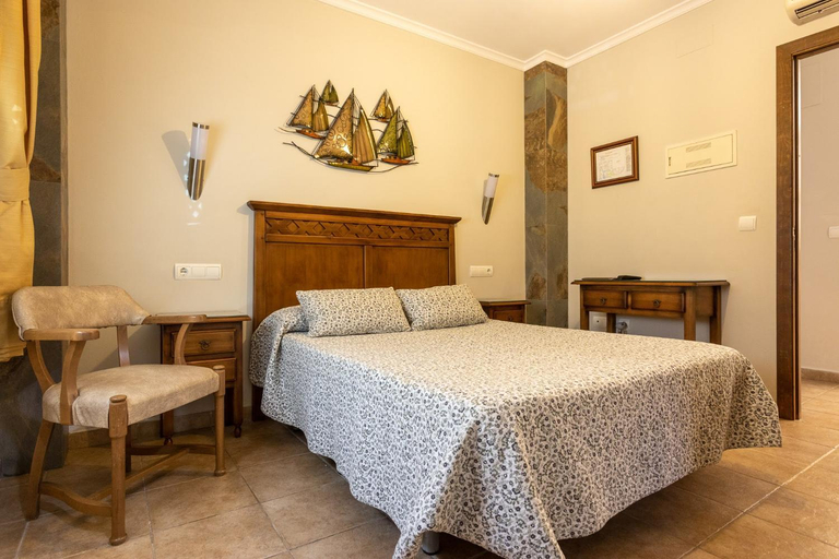 Others 5, Hostal Costa Luz, Cádiz