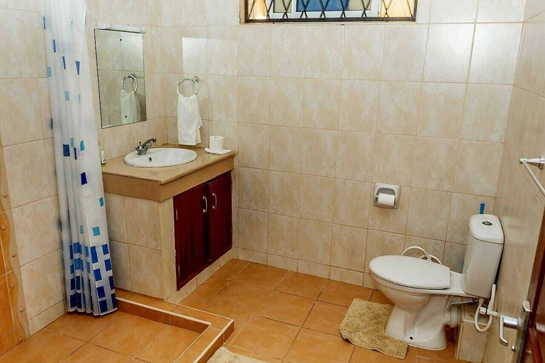 Bathroom 4, Clalem Bay Condos by RevSerene, Nyali