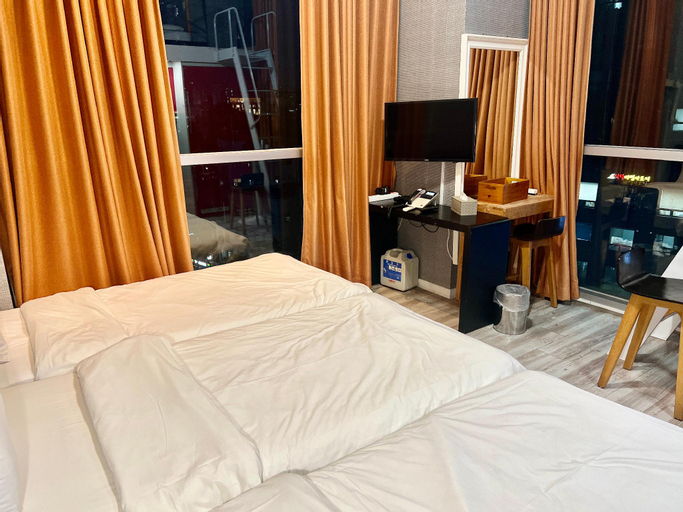 Bedroom 13