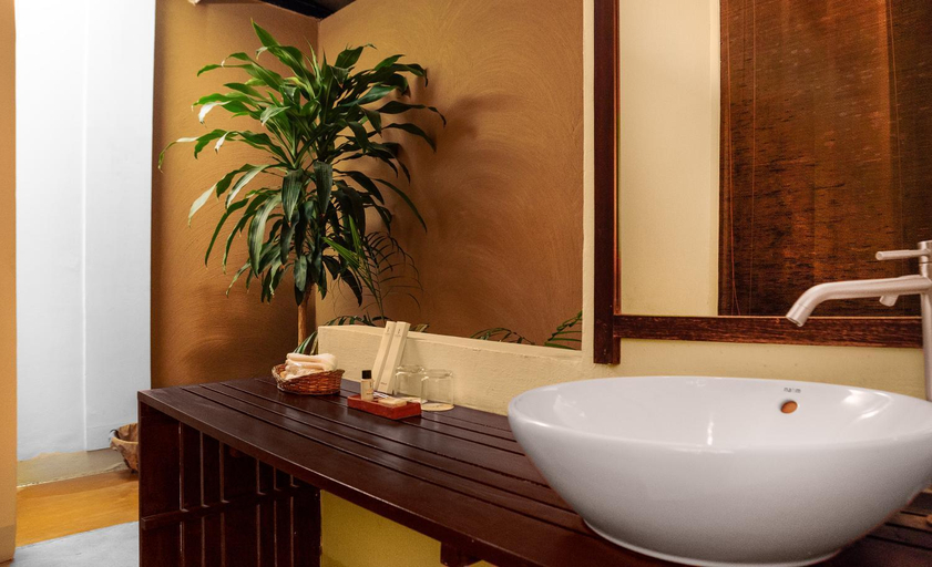 Bathroom 4, Kasara Resort, Narayani