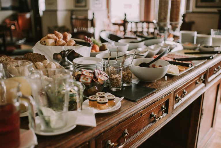 Food & Drinks 5, Royal Valentia Hotel