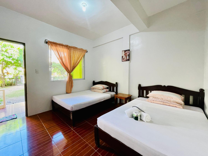 Bedroom 2, Fiesta Haus Resort, Malay
