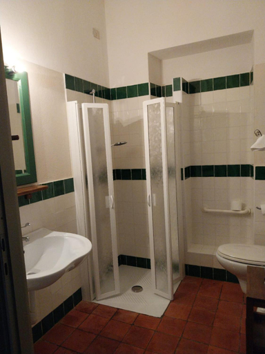 Bathroom 2, Tenuta Montanello B&B, Cuneo