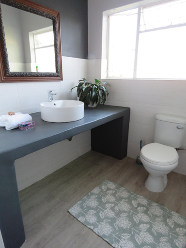 Bathroom 2, Koraalboom Guesthouse, Cape Winelands