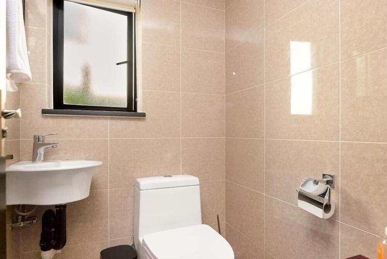 Bathroom, Craigavon House by Tanaka Kingdom, City of Johannesburg