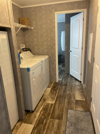 Bathroom 5, Lake Point Motel, Ottawa