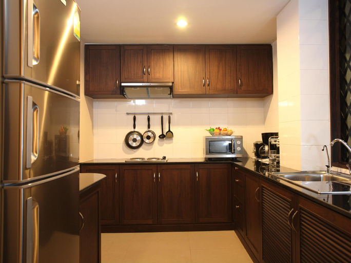 Dining Room 10