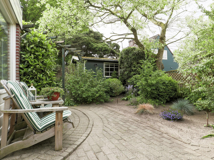 Others 4, Holiday Home in Noordwijkerhout by Forest & Lake, Noordwijk