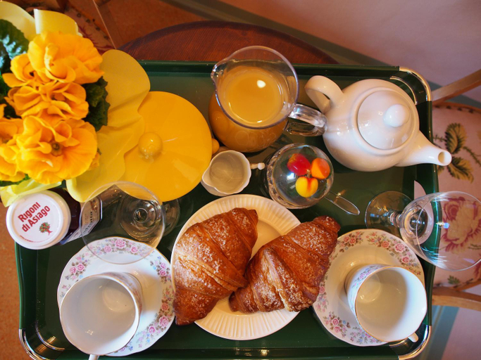 Food & Drinks 2, Tenuta Montanello B&B, Cuneo
