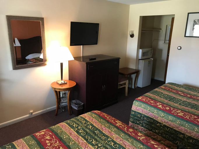 Bedroom 5, Angola Motel, Erie