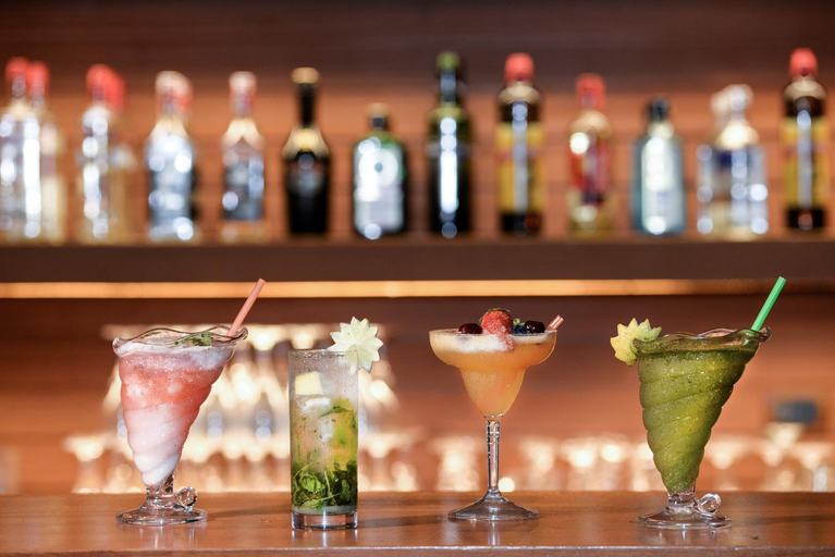Food & Drinks