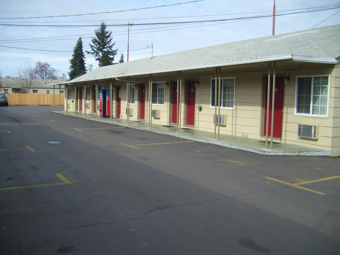 Others 5, Cascade City Center Motel, Linn