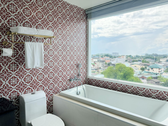 Bathroom 19