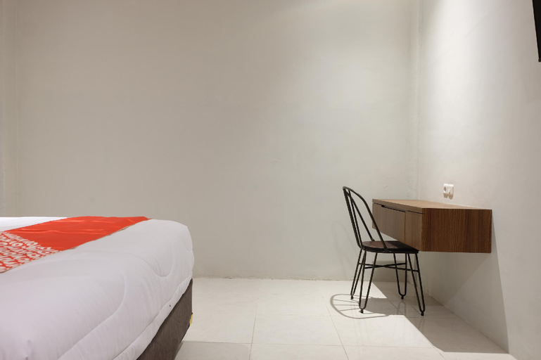 Bedroom 3, Super OYO 2756 Anata, Maros