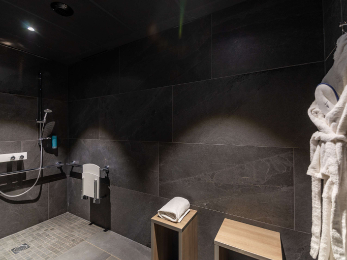 Bathroom 5, Novotel Suites Colmar Centre, Haut-Rhin