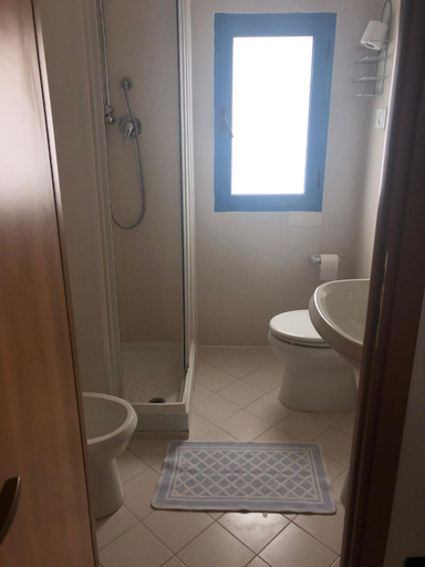 Bathroom, Hotel Atlantic, Ancona
