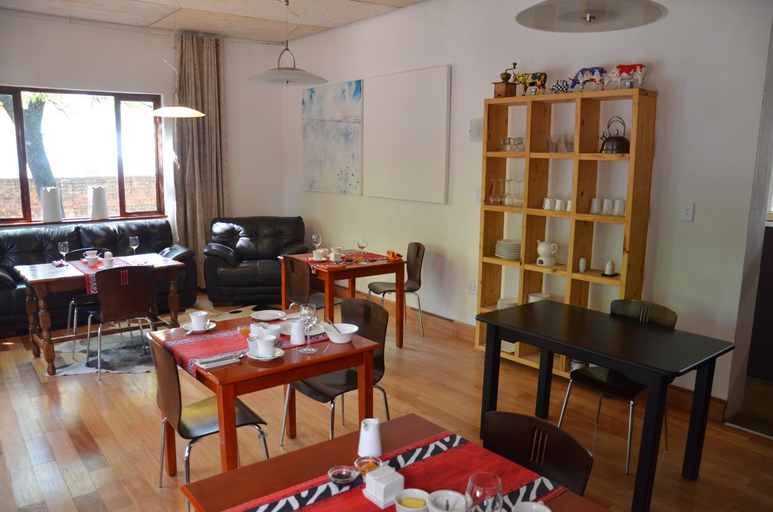 Food & Drinks 2, Bed & Breakfast in Hatfield, City of Tshwane