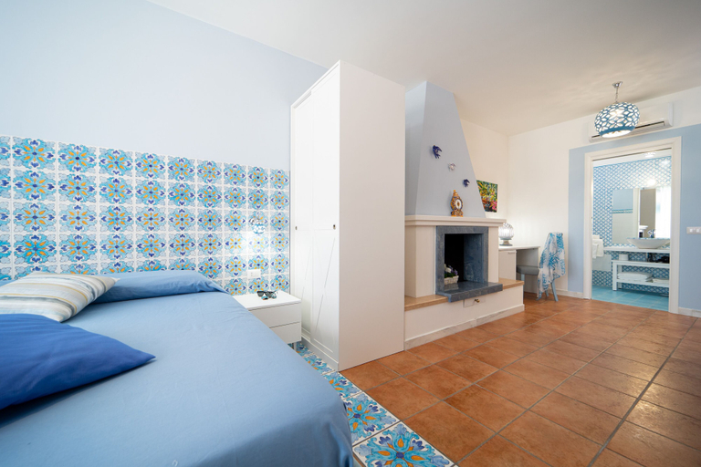 Bedroom 3, Almare', Crotone