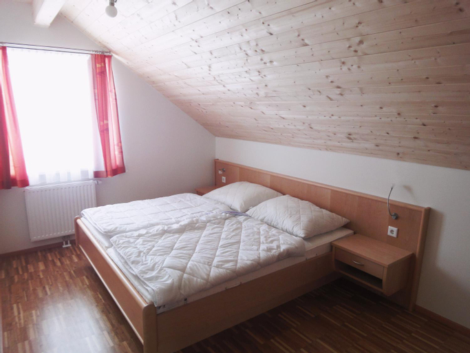 Bedroom 3, Ferienhof Gindl und Gastehaus Gindl, Liezen