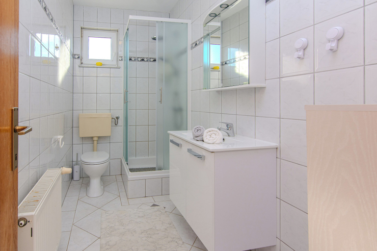 Bathroom 3, Apartments Markovic, Vir